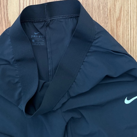 Nike NWOT Women's Light Dri-Fit Running Joggers (M) - Picture 6 of 10